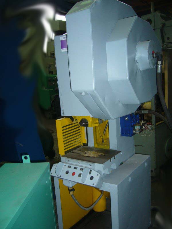 КД2114 Изображение кривошипного открытого ненаклоняемого пресса